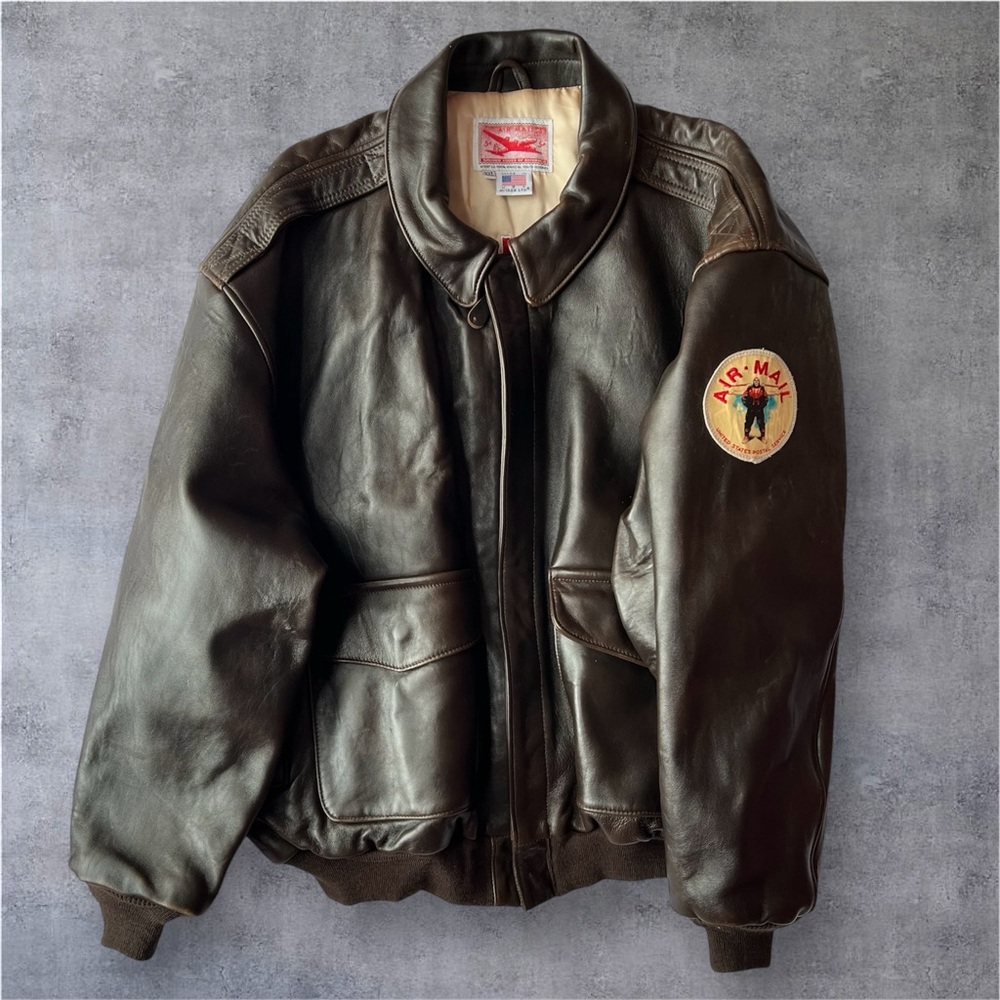 AVIREX Men’s Brown Leather Bomber Jacket – A-2 Flight Style – Air Mail Patch